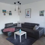 Sonnenschein Mit Grossem Balkon