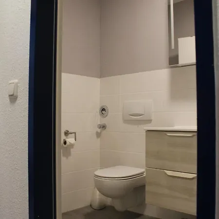 Apartment Sonnenschein Mit Grossem Balkon