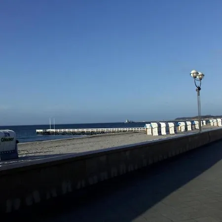 Sonnenschein Mit Grossem Balkon Groemitz