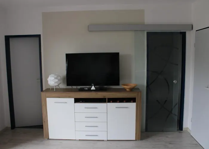 Lägenhet Sonnenschein Mit Grossem Balkon